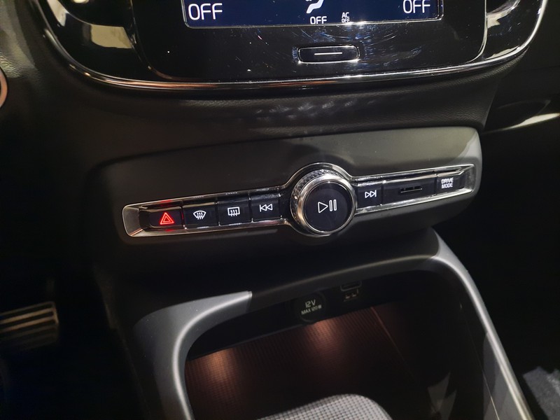 13 - Volvo XC40 1.5 t5 recharge plug-in-hybrid r-design geartronic my21