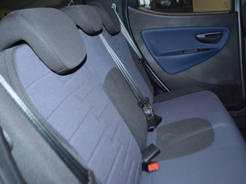 7 - Lancia Ypsilon 1.0 firefly hybrid 70cv platino s&s