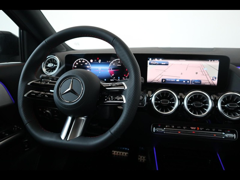 13 - Mercedes GLA 200 d amg line advanced plus 8g-dct