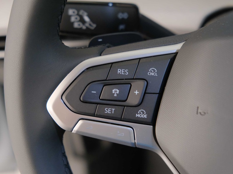 25 - Volkswagen Golf 1.5 tsi ehybrid 204cv edition plus dsg