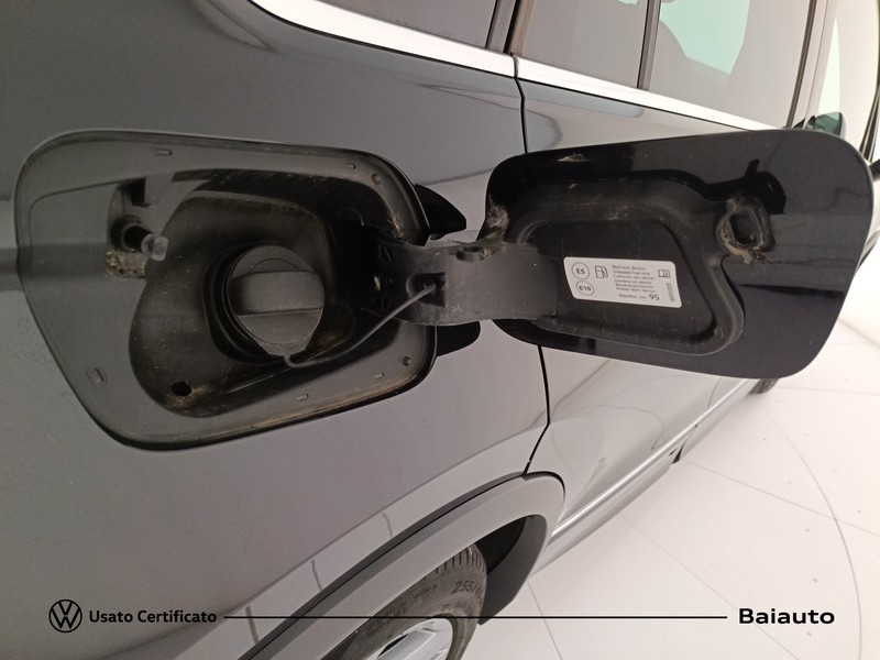 31 - Volkswagen Tiguan 1.5 tsi act 150cv r-line dsg