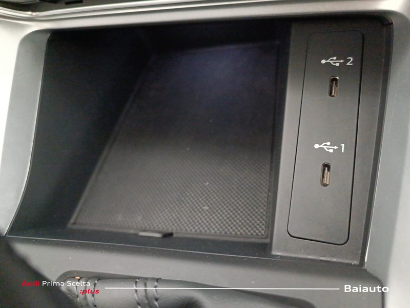 13 - Audi Q3 35 1.5 tfsi evo2 business advanced s tronic