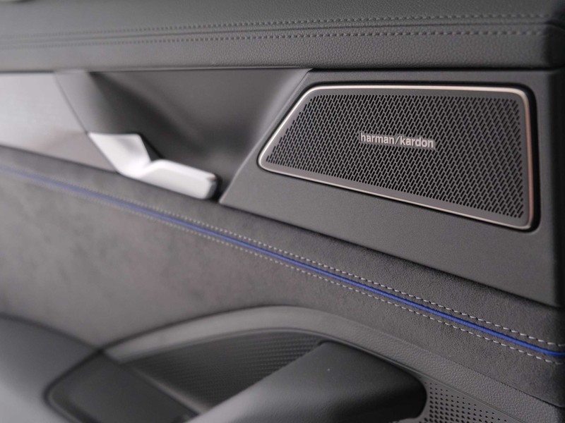 37 - Volkswagen Passat 1.5 etsi act 150cv r-line dsg