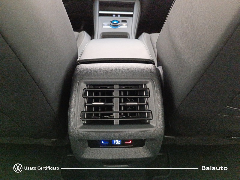 13 - Volkswagen Tiguan 2.0 tdi scr 150cv life dsg