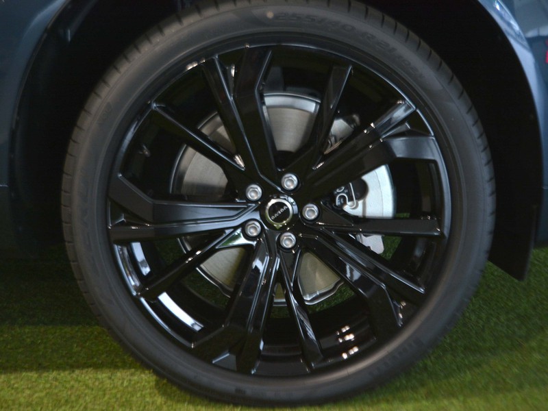 19 - Volvo XC60 2.0 t6 plug-in hybrid ultra black edition awd automatico