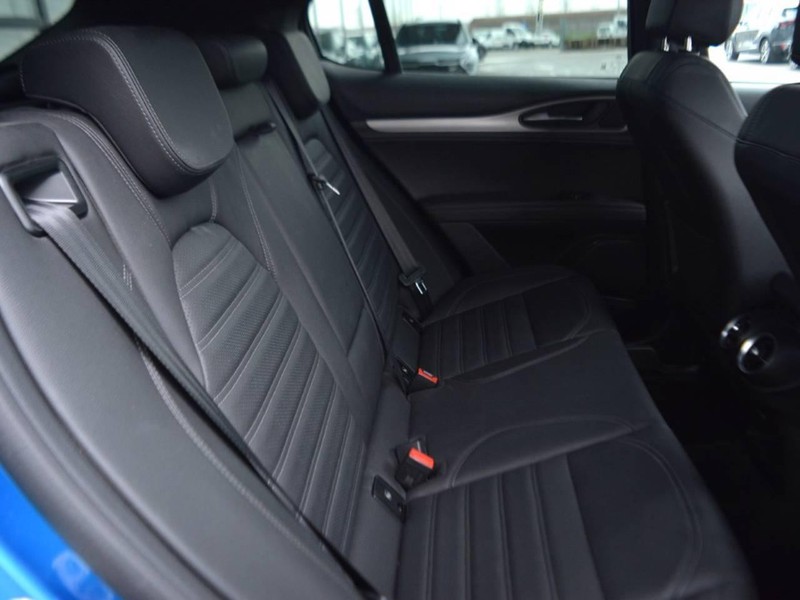 7 - Alfa Romeo Stelvio 2.2 turbo 210cv veloce q4 at8