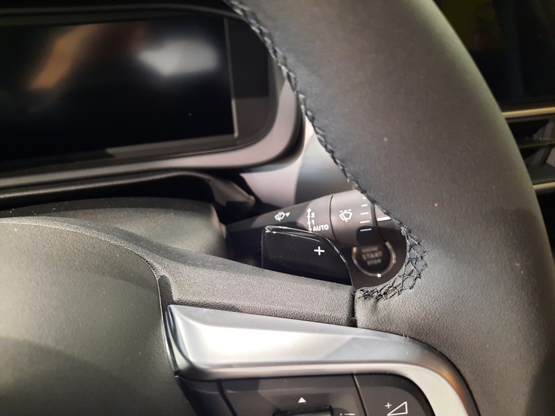 19 - Jeep Avenger 1.2 turbo e-hybrid mhev 110cv summit fwd edct6