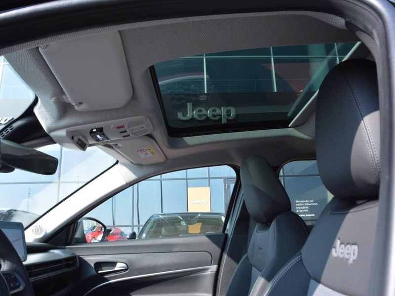 13 - Jeep Avenger 1.2 turbo e-hybrid mhev 110cv summit fwd edct6