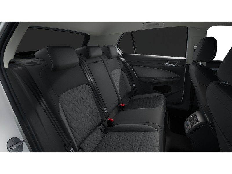 13 - Volkswagen Golf 1.5 tsi ehybrid 204cv edition plus dsg