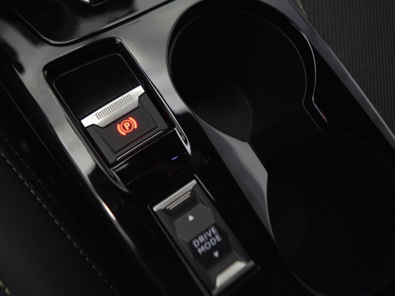 19 - Peugeot 208 1.2 hybrid 48v 110cv gt e-dcs6