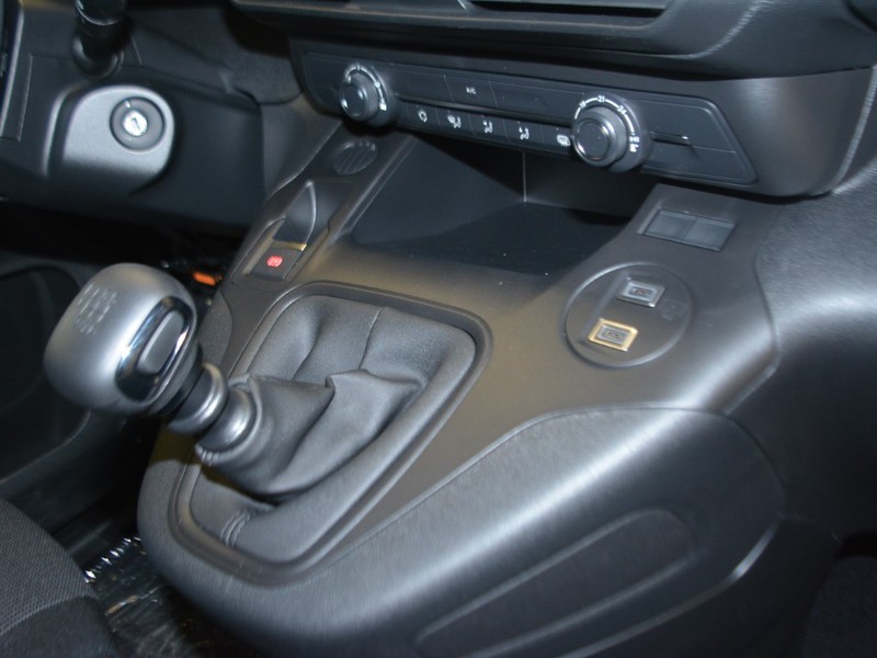 19 - Peugeot Partner 1.5 bluehdi 100cv s&s l1