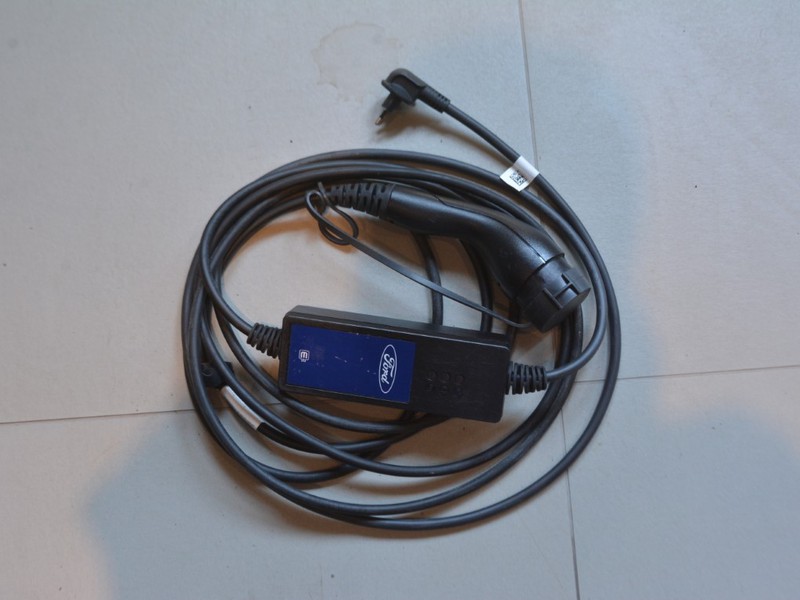 13 - Ford Kuga 2.5 plug in hybrid 243cv st-line 2wd auto