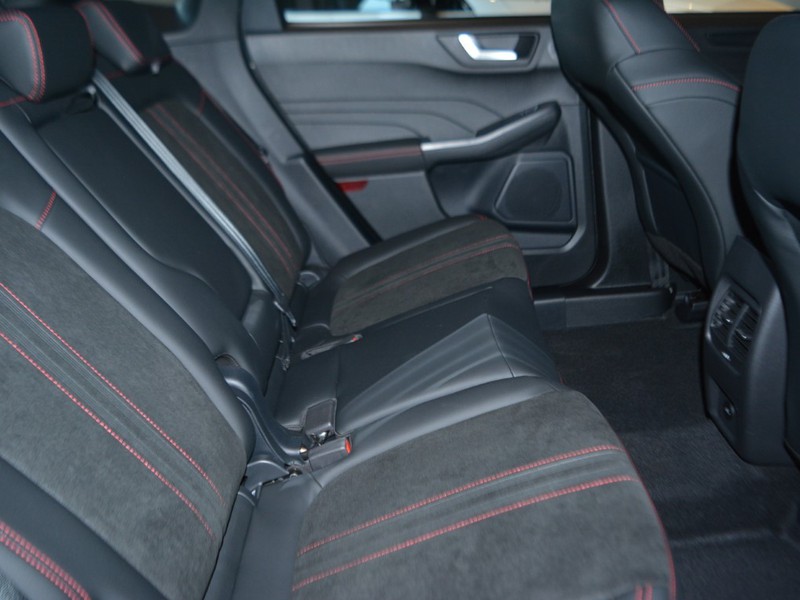 7 - Ford Kuga 2.5 plug in hybrid 243cv st-line 2wd auto