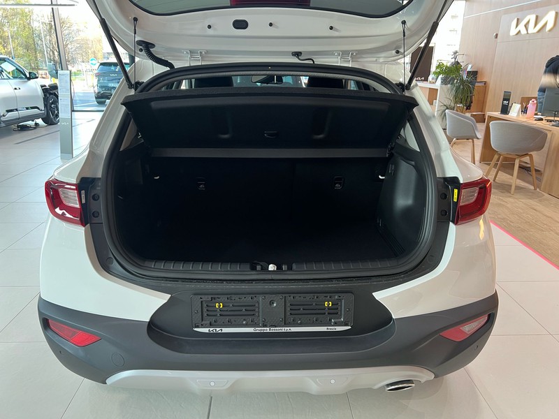 13 - Kia Stonic 1.2 mpi 79cv style special edition