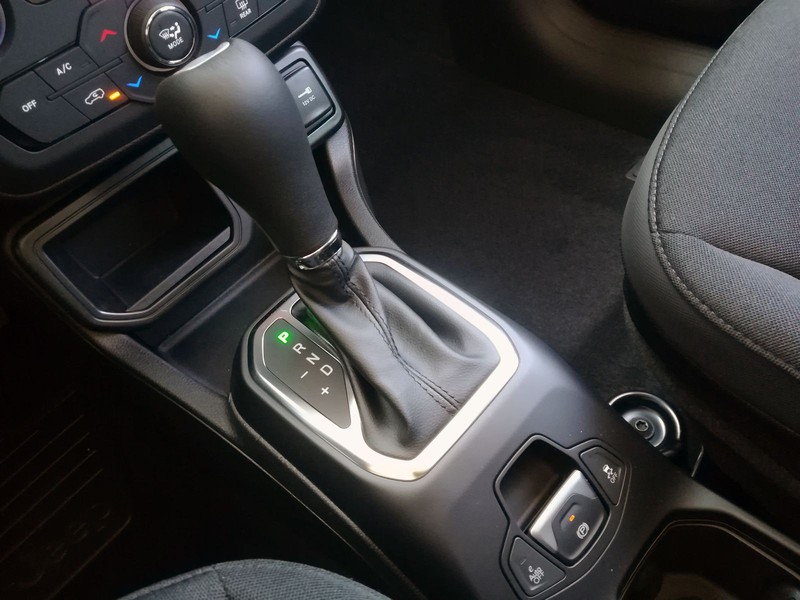 19 - Jeep Renegade 1.5 turbo t4 mhev altitude 2wd dct