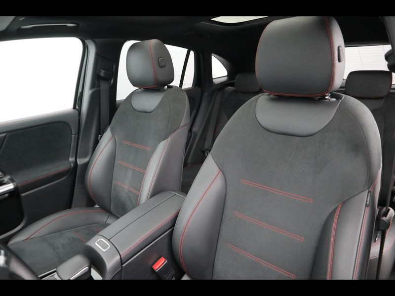 7 - Mercedes GLA 180 d premium 8g-dct