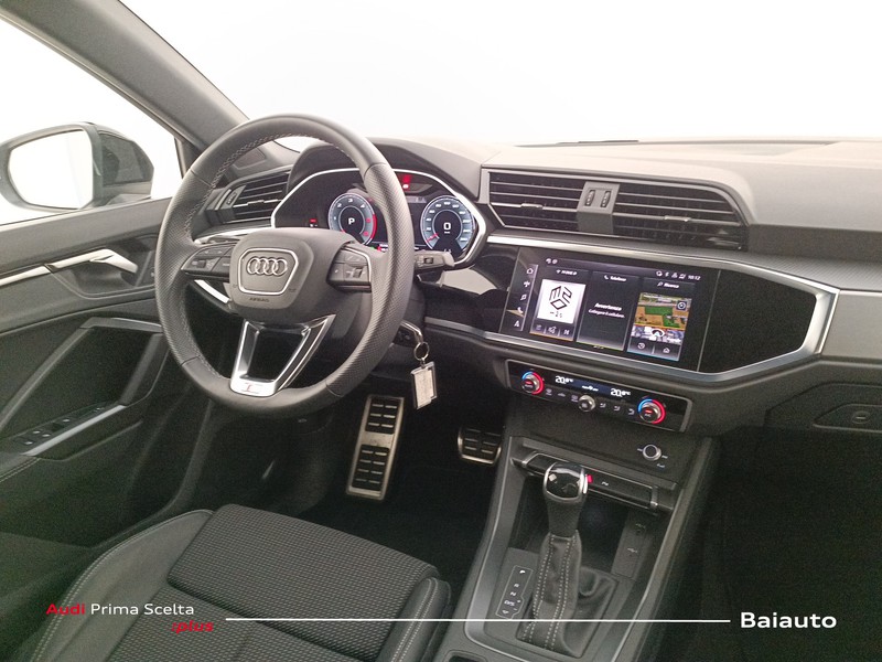 7 - Audi Q3 35 2.0 tdi s line edition s tronic