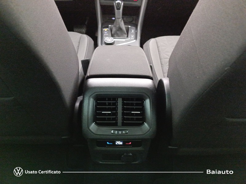 13 - Volkswagen Tiguan 2.0 tdi scr 150cv life 4motion dsg