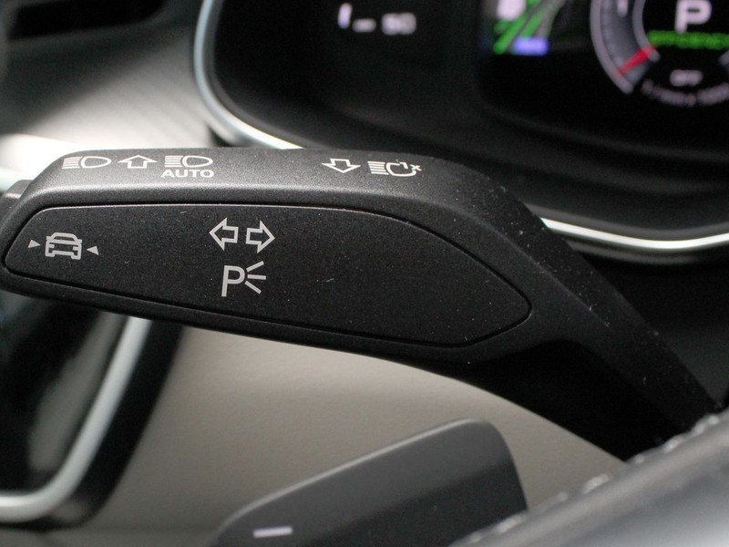 25 - Audi A6 avant 40 2.0 tdi mhev 12v business advanced quattro ultra s tronic