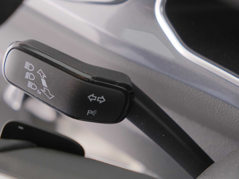 25 - Volkswagen T-Roc 1.5 tsi act style dsg