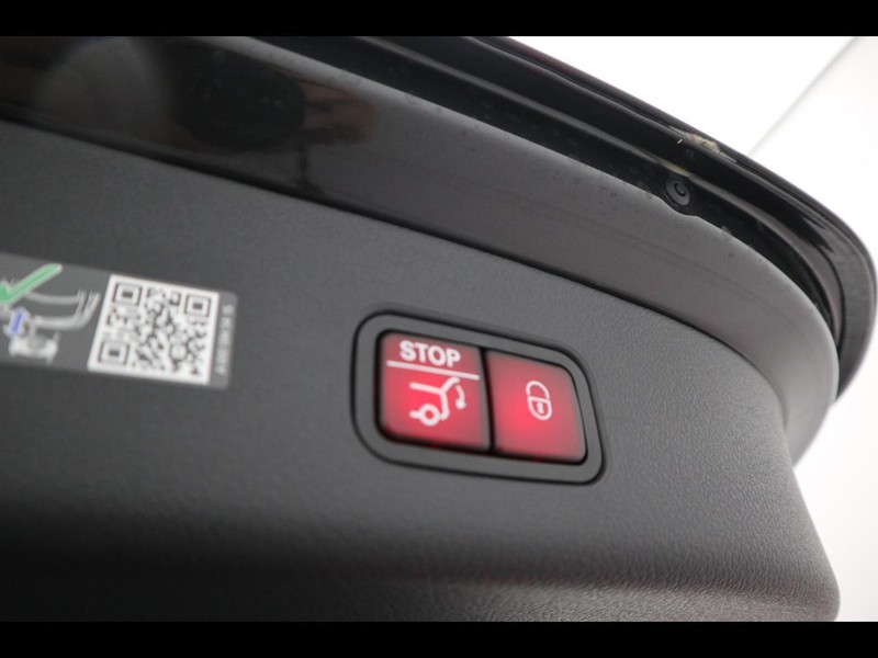 19 - Mercedes GLC suv 300 de plug in hybrid amg line premium tech 4matic 9g-tronic