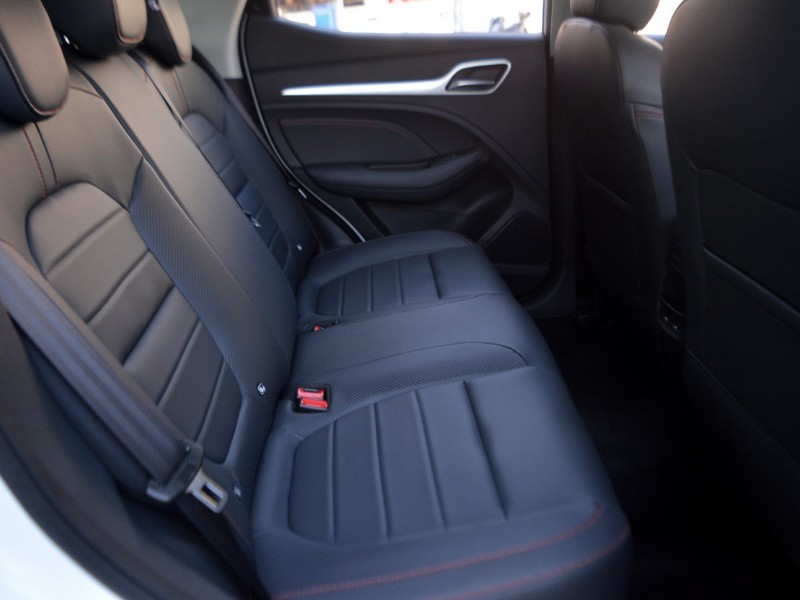 7 - Mg ZS classic 1.5 luxury