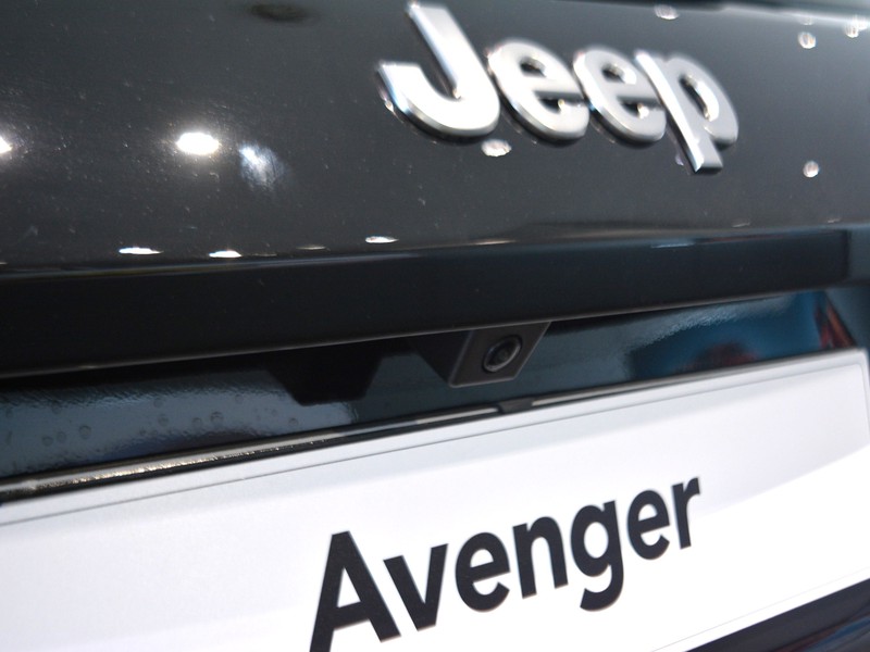 19 - Jeep Avenger 1.2 turbo e-hybrid mhev 110cv summit fwd edct6