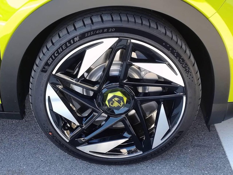 19 - Abarth 600e 54kwh turismo