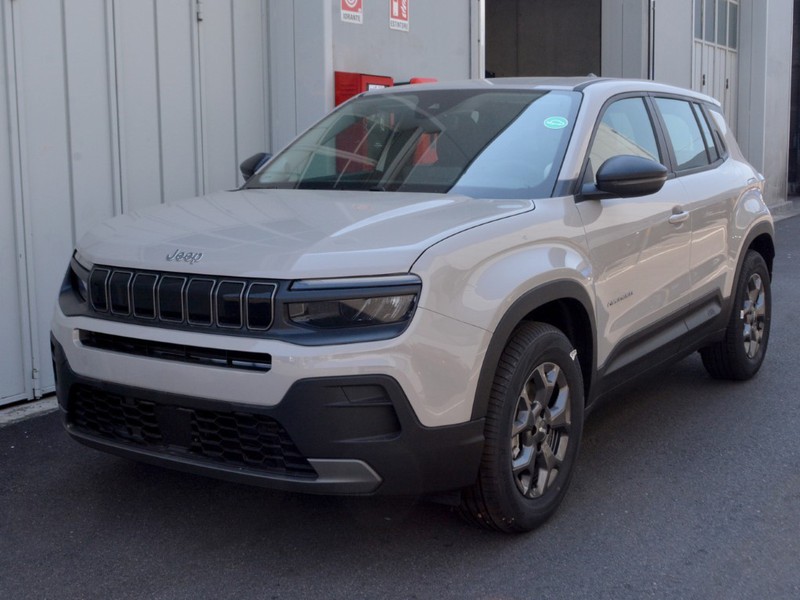 1 - Jeep Avenger full-electric longitude fwd auto