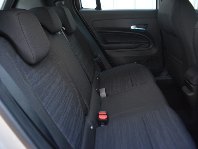 7 - Jeep Avenger full-electric longitude fwd auto