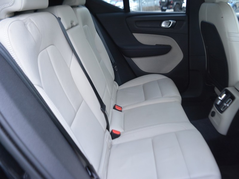 7 - Volvo XC40 1.5 t5 recharge plug-in-hybrid inscription geartronic my21
