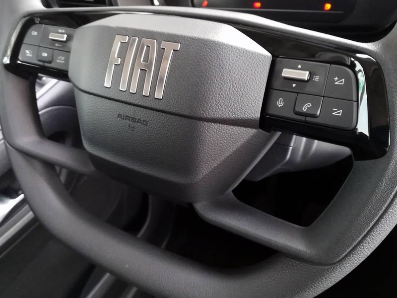 13 - Fiat Professional Doblò van 1.5 bluehdi 100cv lh1