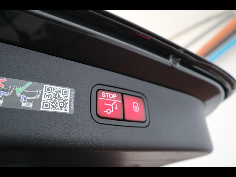 19 - Mercedes Classe E station wagon all-terrain 220 d premium 4matic 9g-tronic