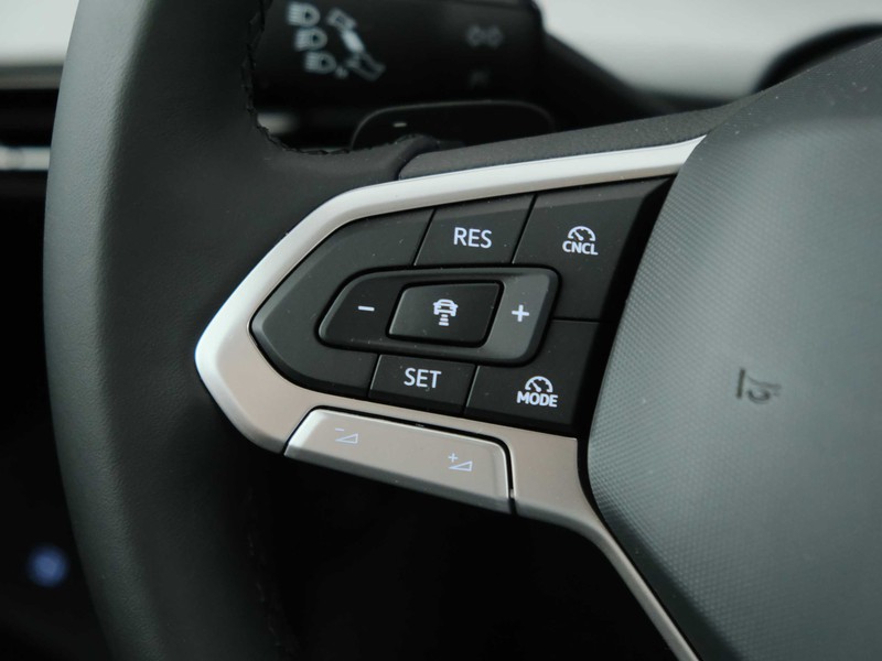 25 - Volkswagen Golf 1.5 tsi ehybrid 204cv edition plus dsg