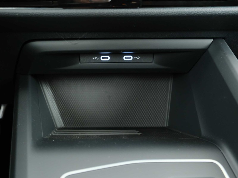 25 - Volkswagen Golf 1.5 tsi ehybrid 204cv edition plus dsg