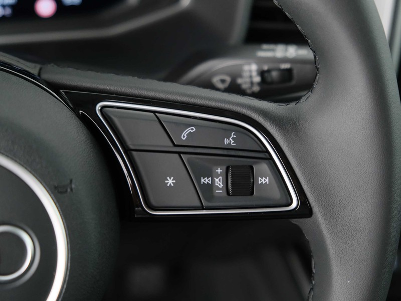 25 - Audi A1 sportback 30 1.0 tfsi 116cv identity black s tronic