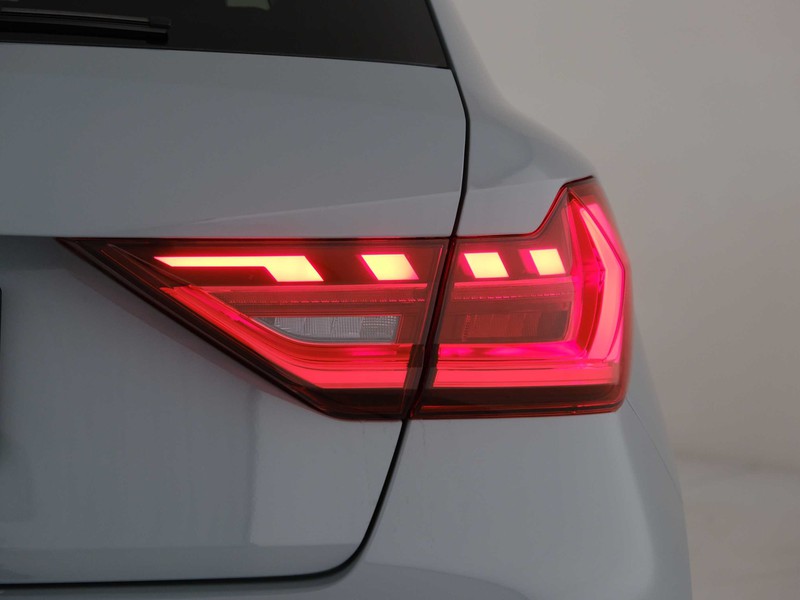 7 - Audi A1 sportback 30 1.0 tfsi 116cv identity black s tronic