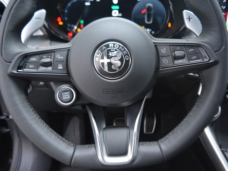 7 - Alfa Romeo Tonale 1.3 plug in hybrid 280cv veloce q4 at6