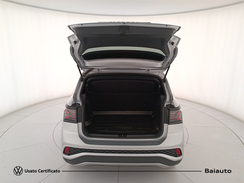 31 - Volkswagen T-Cross 1.0 tsi 115cv r-line