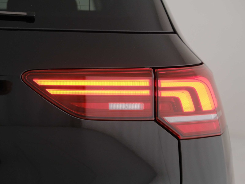 43 - Volkswagen Golf 1.5 tsi ehybrid 204cv edition plus dsg