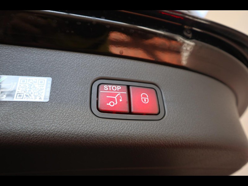 19 - Mercedes GLC suv 300 de plug in hybrid amg line premium tech 4matic 9g-tronic