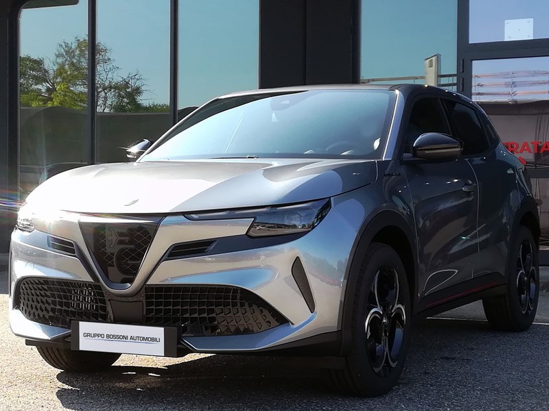 1 - Alfa Romeo Junior 1.2 hybrid 145cv ibrida speciale edct6