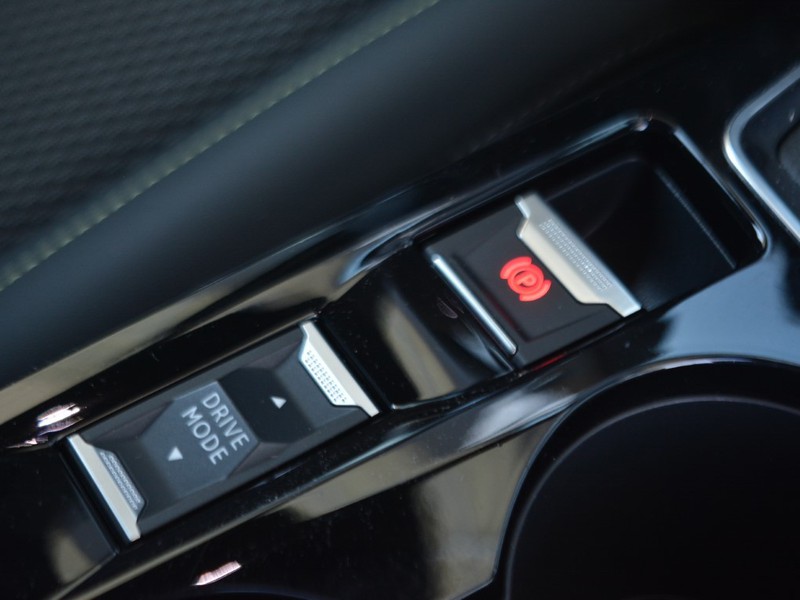 19 - Peugeot 208 1.2 puretech 100cv gt s&s