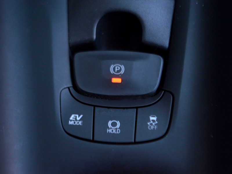 19 - Toyota C-HR 1.8 hybrid business e-cvt