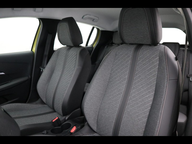 7 - Peugeot 208 1.2 puretech 75cv style s&s