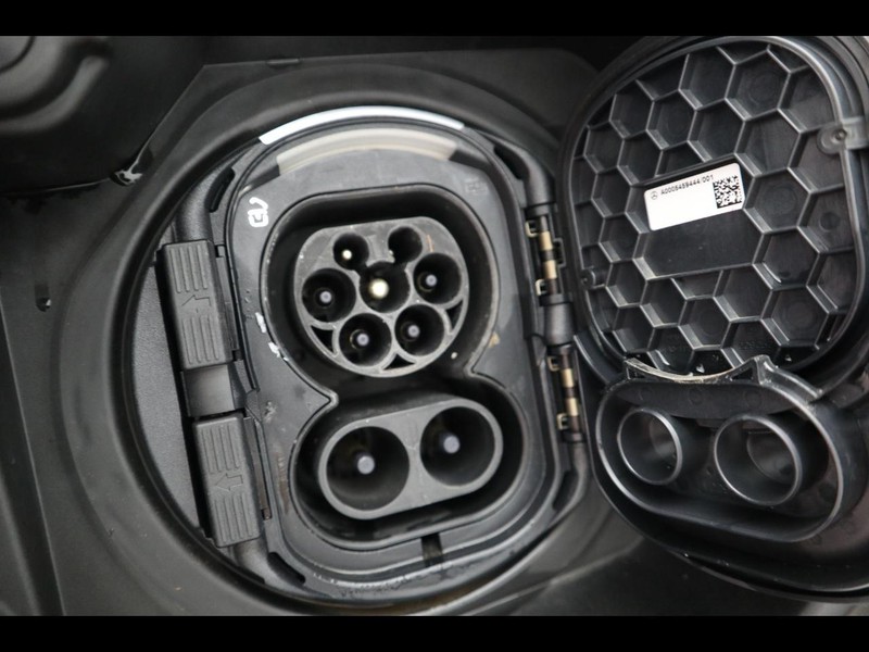 19 - Mercedes GLA 250 e plug-in-hybrid amg line advanced plus 8g-dct