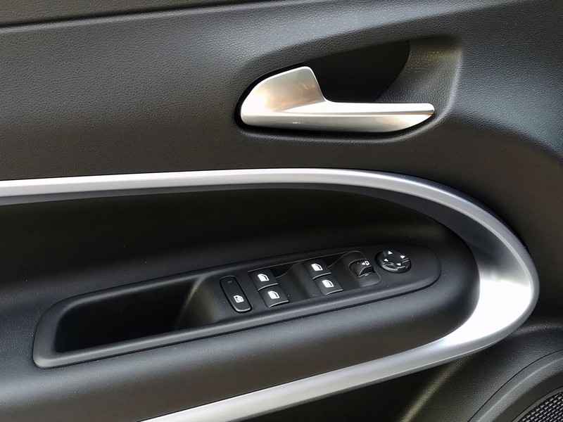 19 - Jeep Avenger 1.2 turbo e-hybrid mhev 145cv the north face 4xe