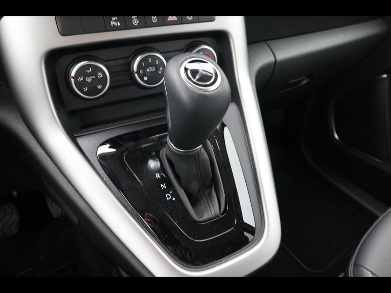 13 - Mercedes Vans Classe T long 180 d premium 7g-dct