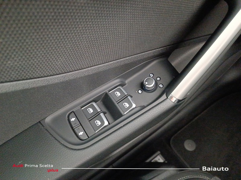 19 - Audi Q2 35 2.0 tdi s line edition s tronic