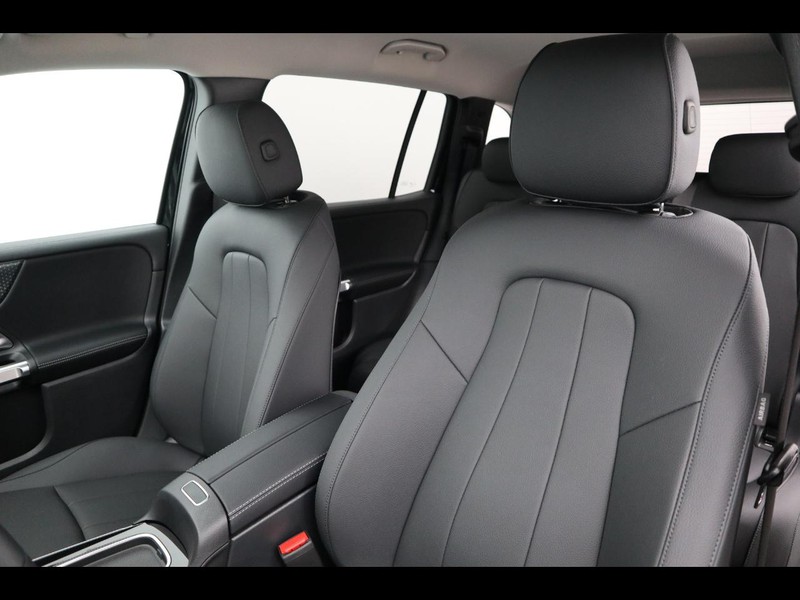 7 - Mercedes GLB 200 d progressive advanced plus 8g-dct